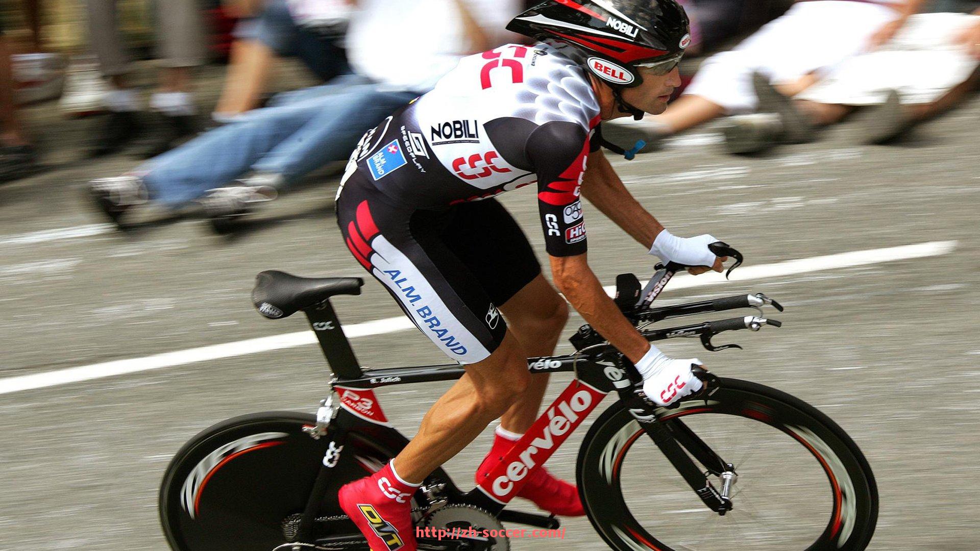 足球直播-赛前新闻集中发布，各支球队动态提前揭晓